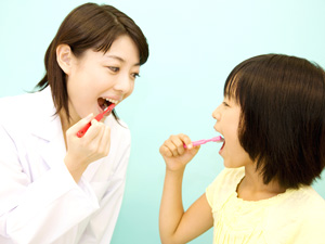 お子さまの虫歯予防について